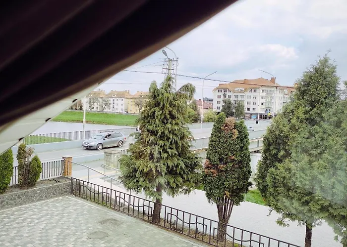 Hotel Delfin Мукачево